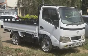 Toyota Dyna 2004 White
