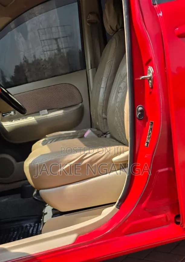 Toyota Sienta 2013 Red