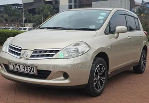 Nissan Tiida 2012 Gold