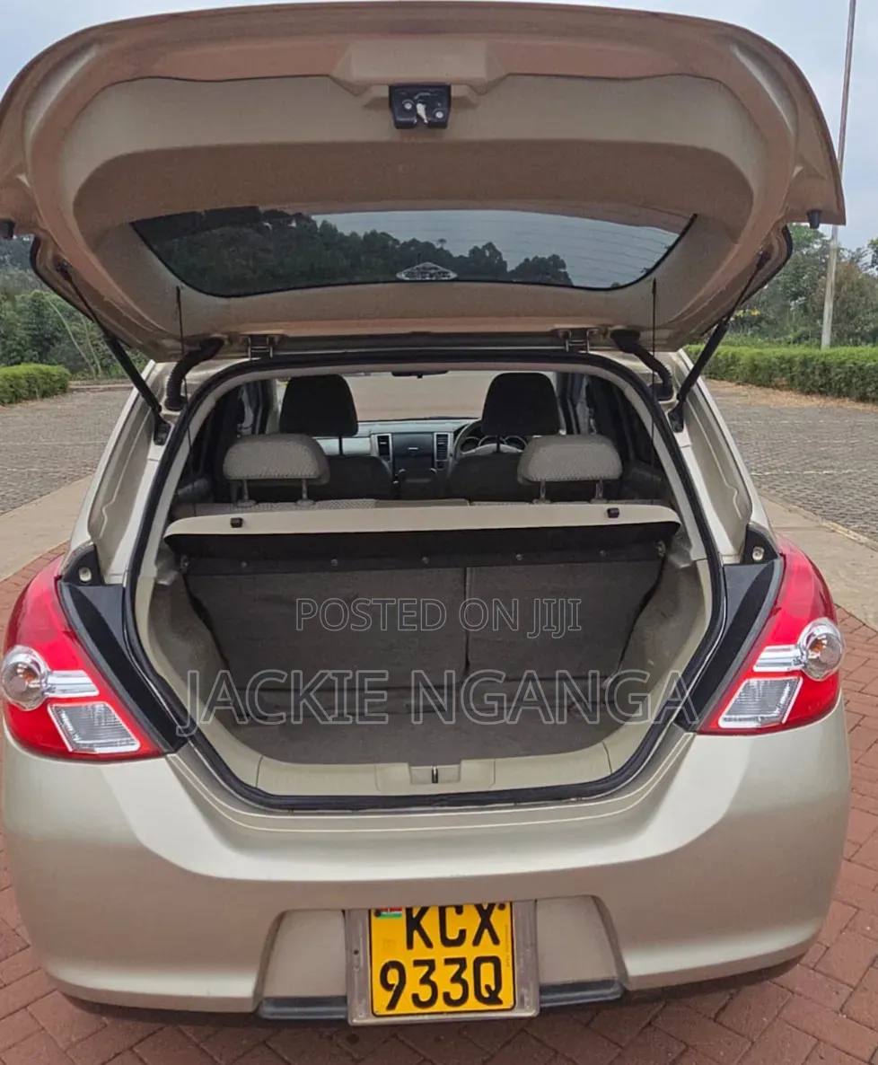 Nissan Tiida 2012 Gold