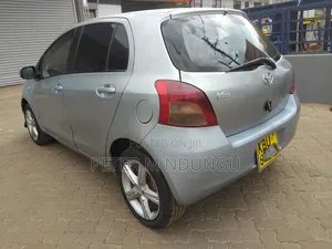 Toyota Vitz 2006 Gray