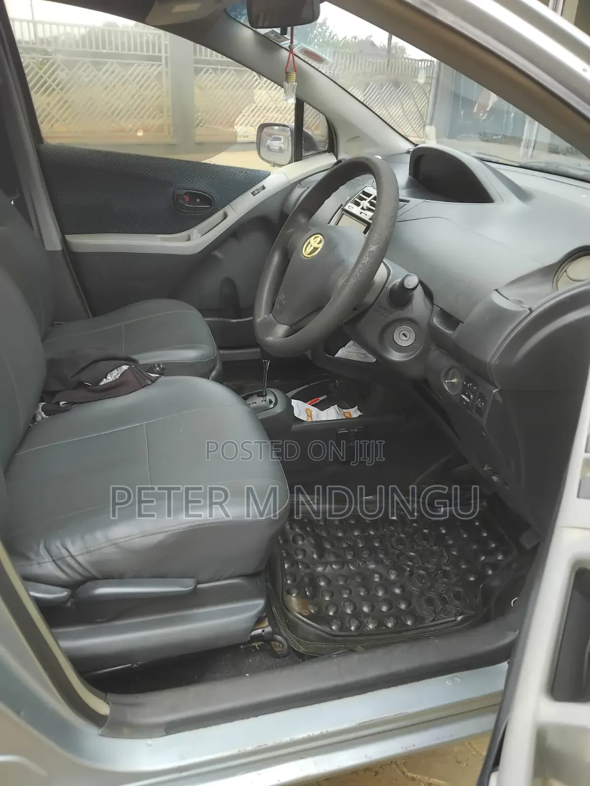 Toyota Vitz 2006 Gray
