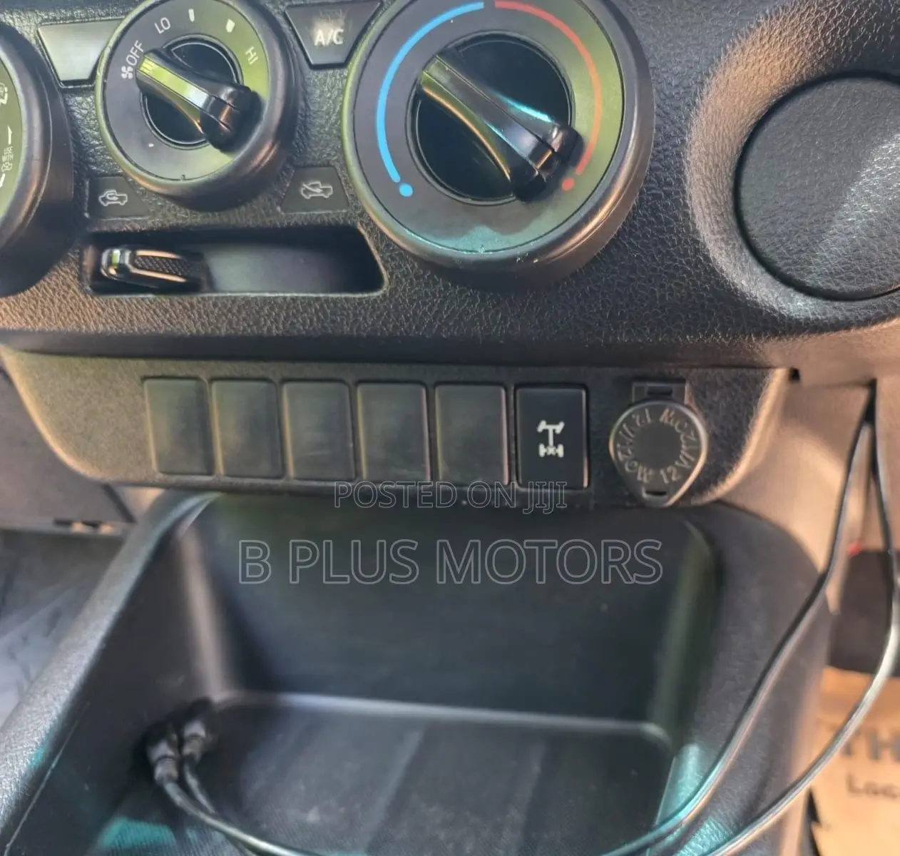 Toyota Hilux 2020 Gray