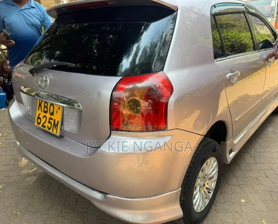 Toyota Corolla RunX 2005 Gold