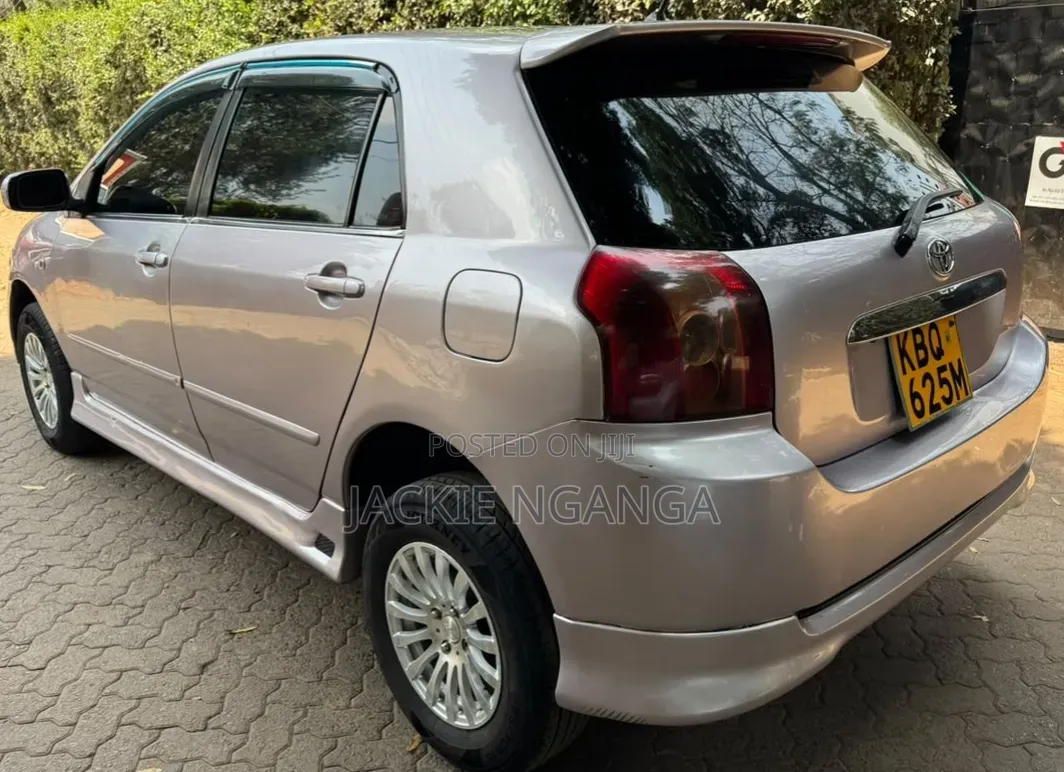 Toyota Corolla RunX 2005 Gold