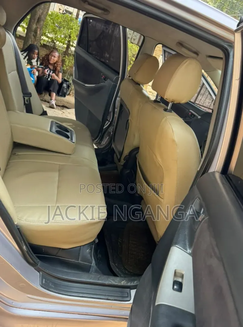 Toyota Corolla RunX 2005 Gold