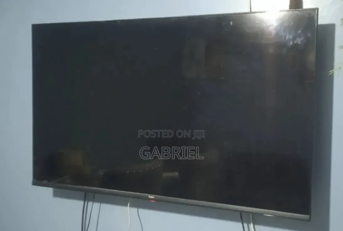 Syinix 42 Inch Smart TV – For Repair / Parts | Sound Working