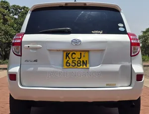Toyota RAV4 2009 White