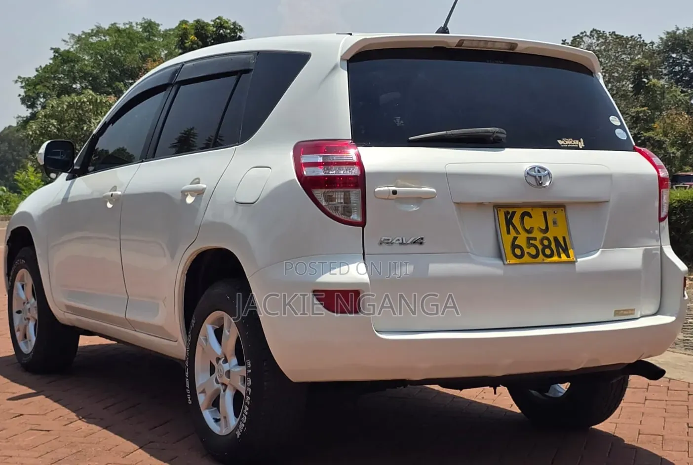 Toyota RAV4 2009 White
