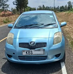 Toyota Vitz 2005 Blue