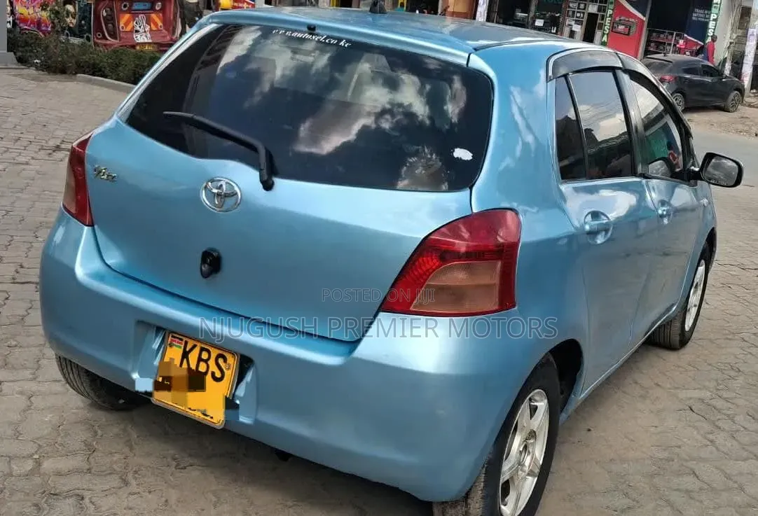 Toyota Vitz 2005 Blue
