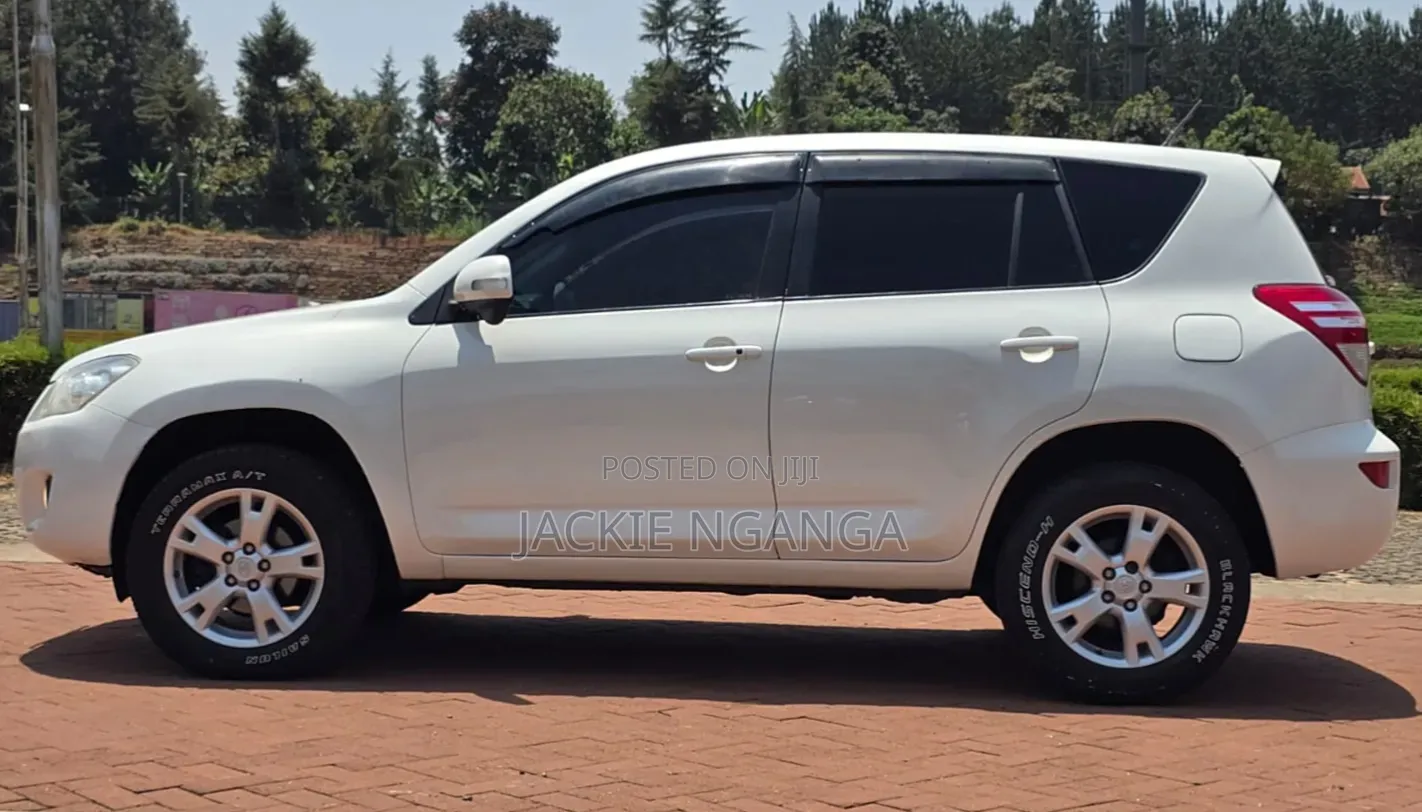 Toyota RAV4 2009 White