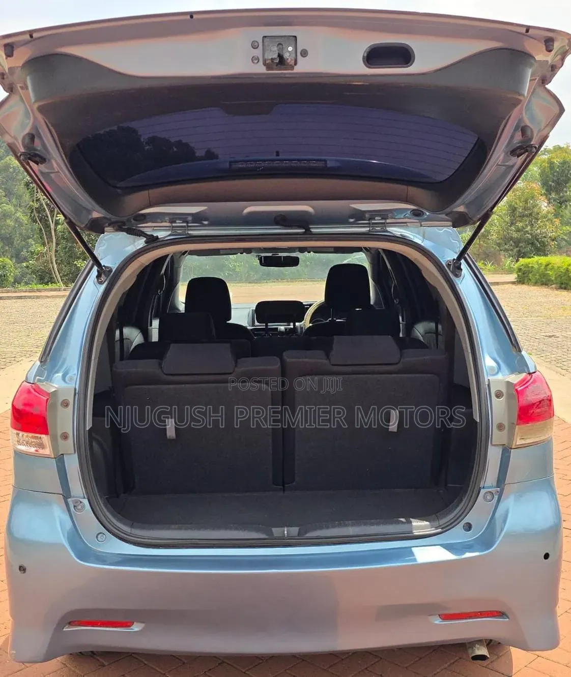 Toyota Wish 2011 Blue
