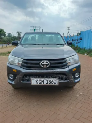 Toyota Hilux 2017 Gray