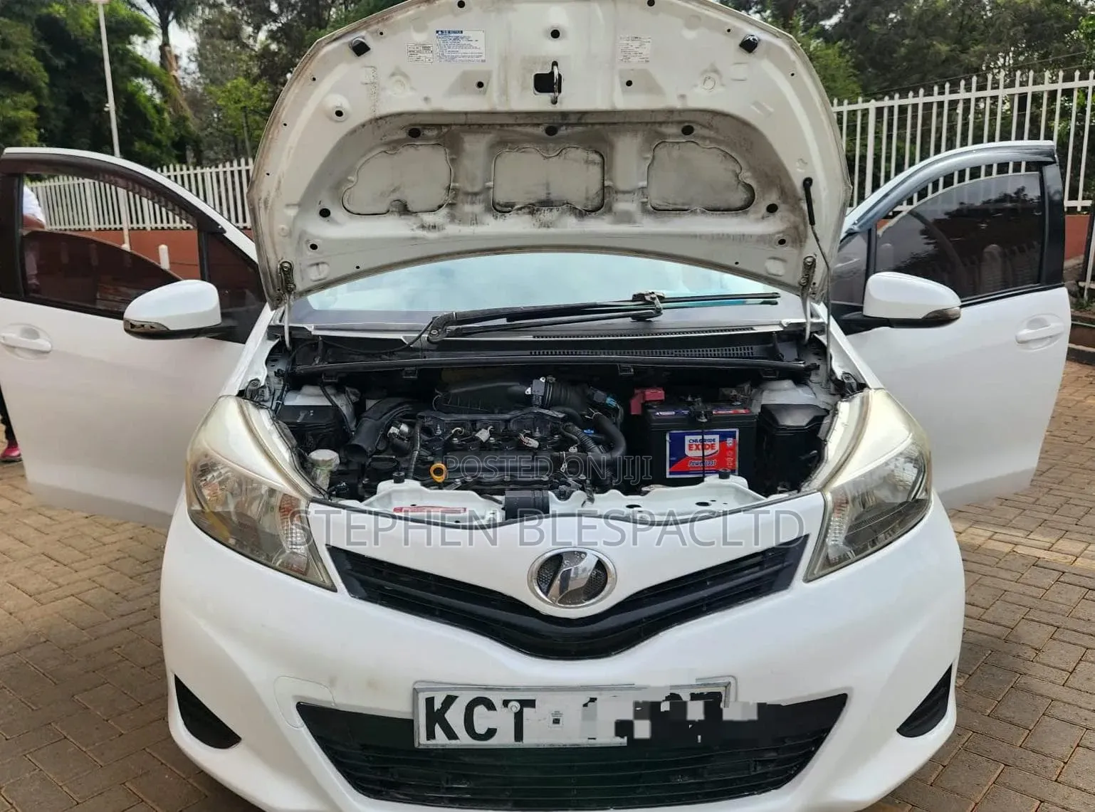 Toyota Vitz 2012 White