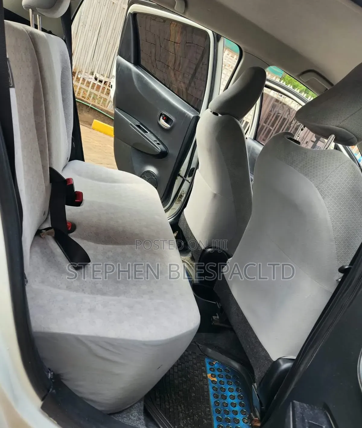 Toyota Vitz 2012 White