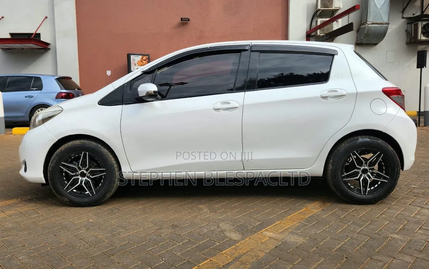Toyota Vitz 2012 White