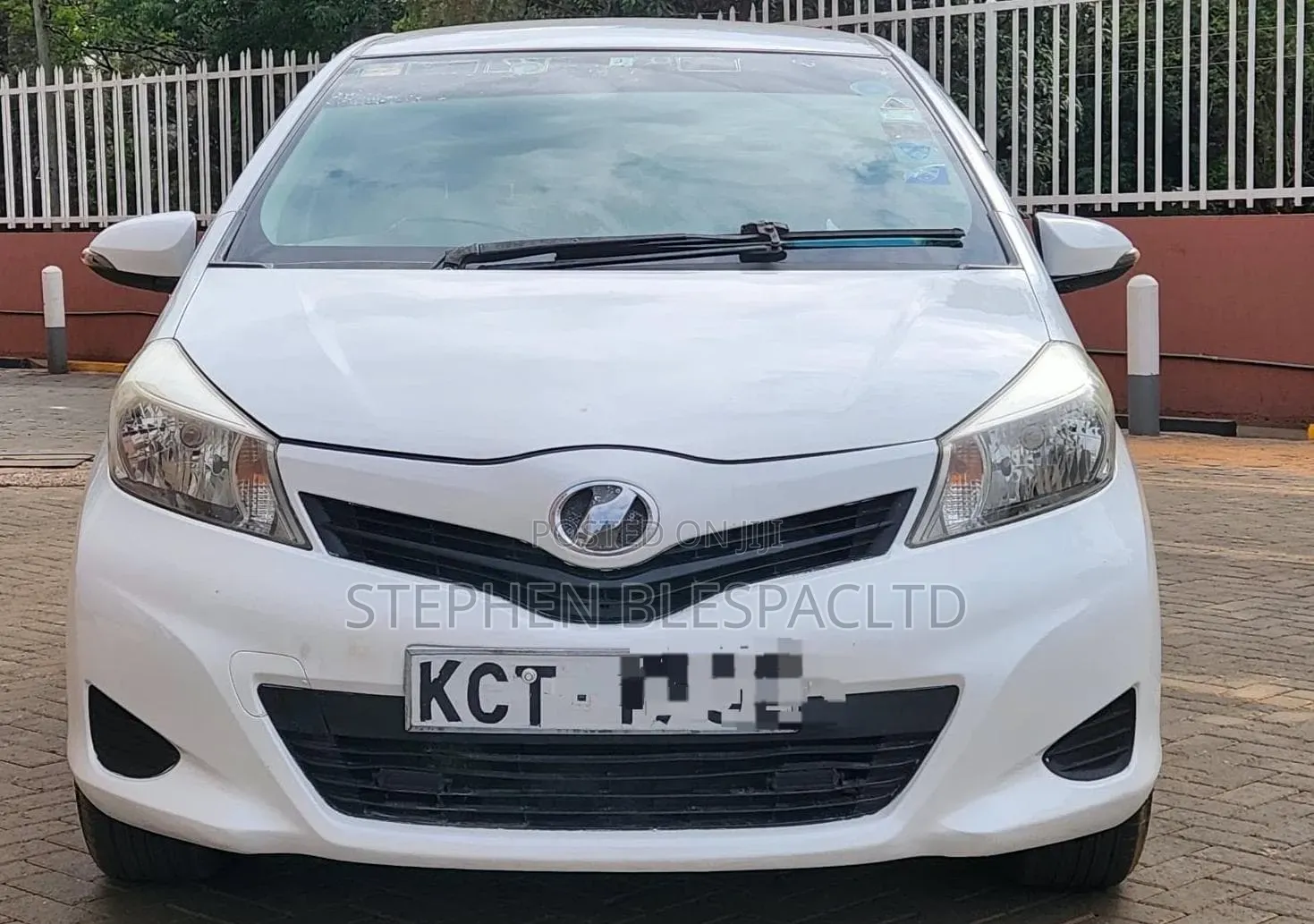 Toyota Vitz 2012 White