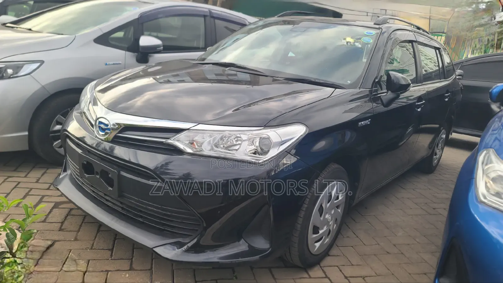 Toyota Corolla Fielder 1.5 Hybrid FWD 2019 Black
