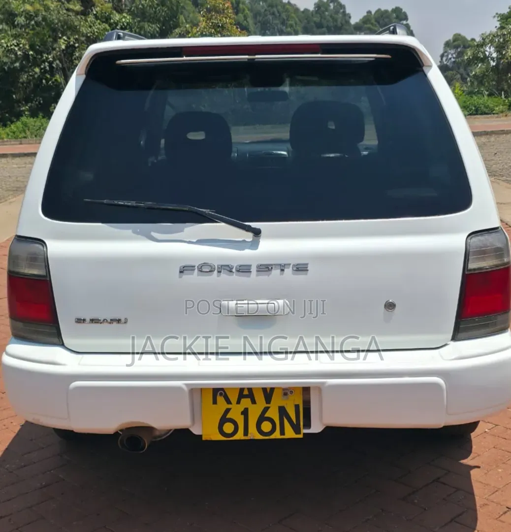 Subaru Forester 2000 White