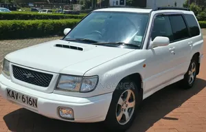 Subaru Forester 2000 White