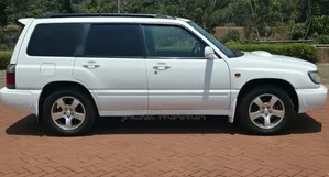 Subaru Forester 2000 White