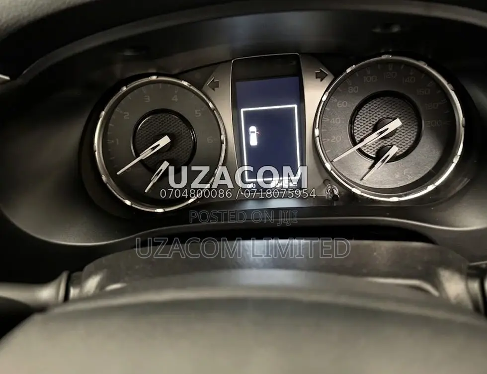 Toyota Hilux 2022 Black