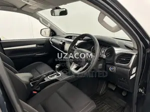 Toyota Hilux 2022 Black