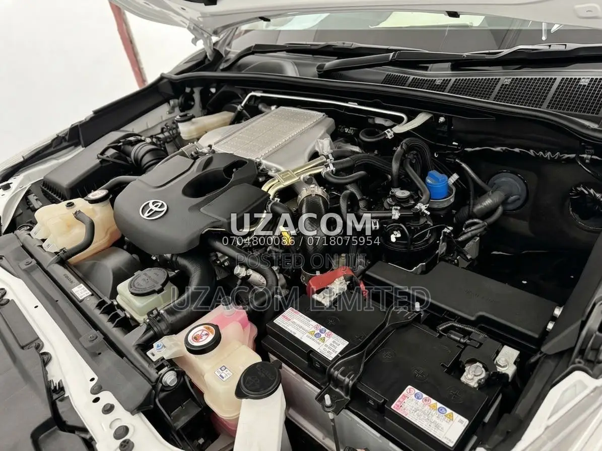 Toyota Hilux 2022 Black