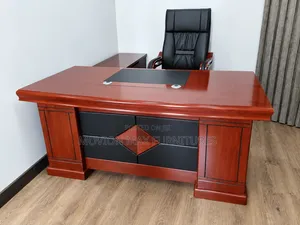Boss Executive Desk $Managers Comfort