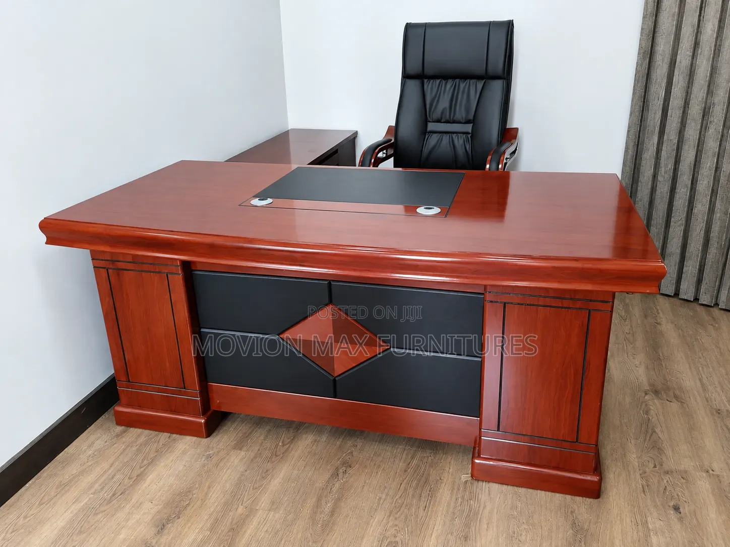Boss Executive Desk $Managers Comfort