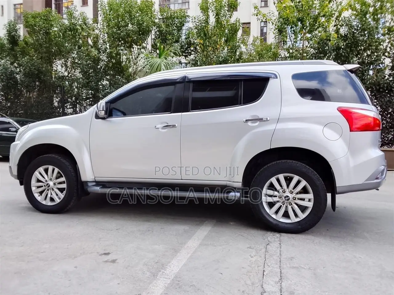 Isuzu MU-X 2020 Silver