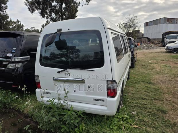 Mazda Bongo 2009 White - thumbnail 4