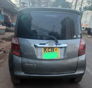 Toyota Ractis 2008 Gray