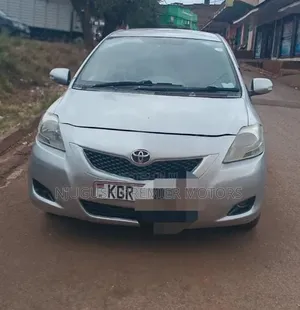 Toyota Belta 2011 Silver