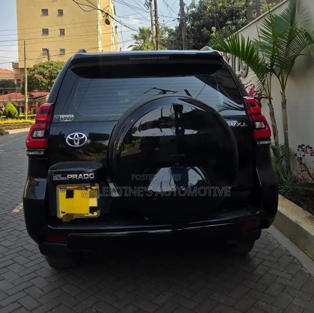 Toyota Land Cruiser Prado 2018 Black
