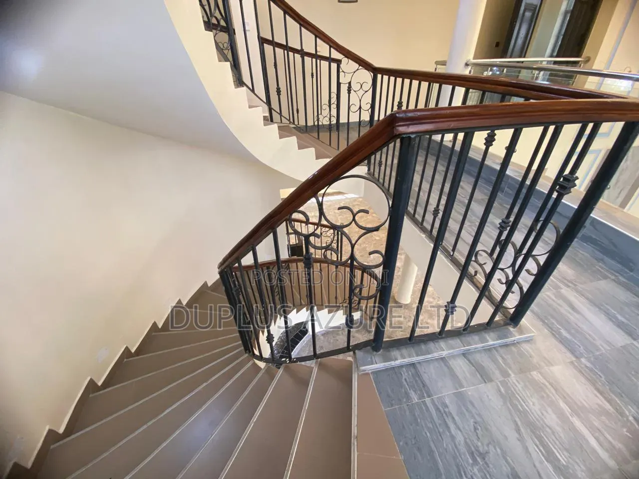 5bdrm Villa in Katani for sale
