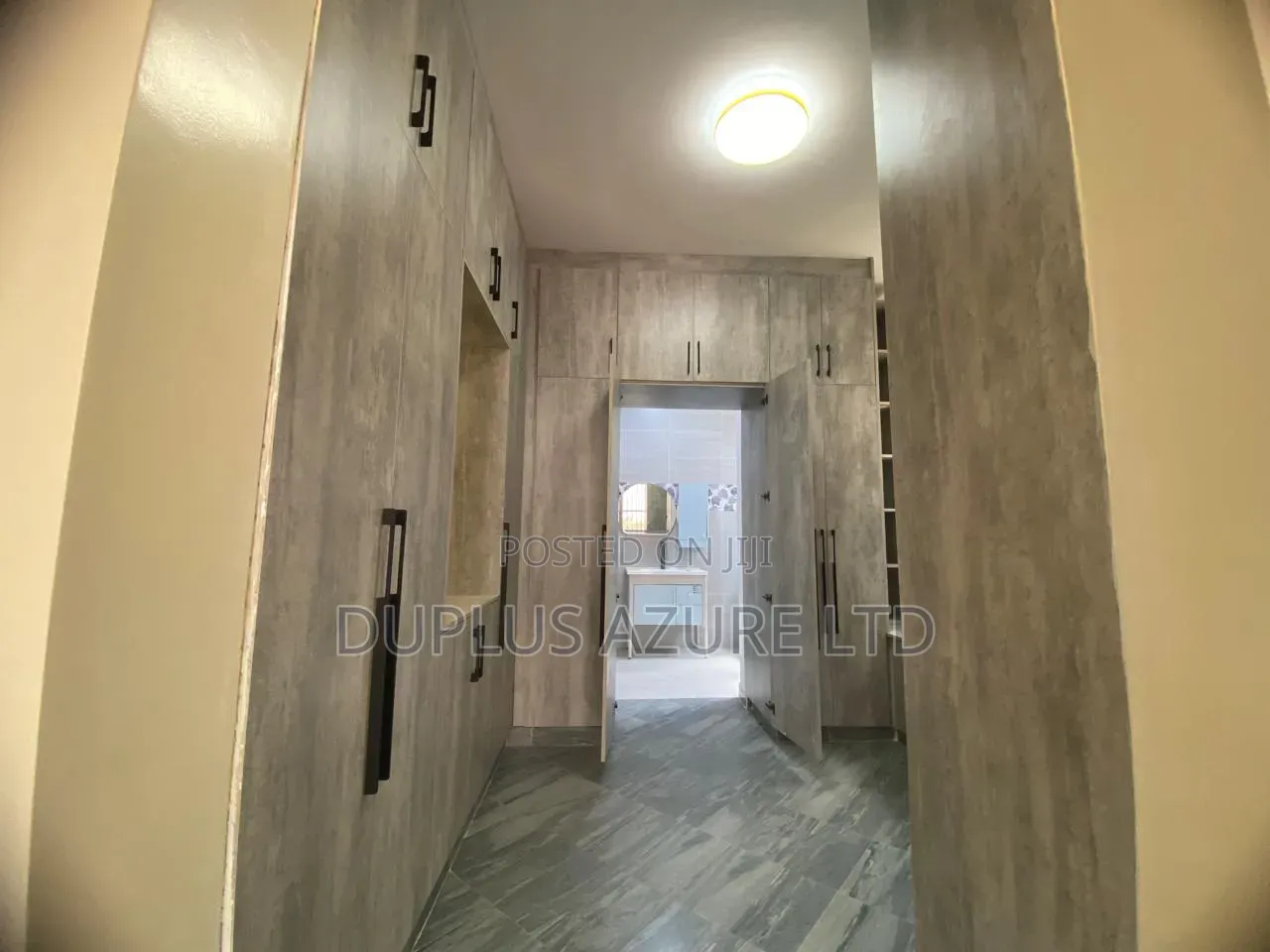 5bdrm Villa in Katani for sale