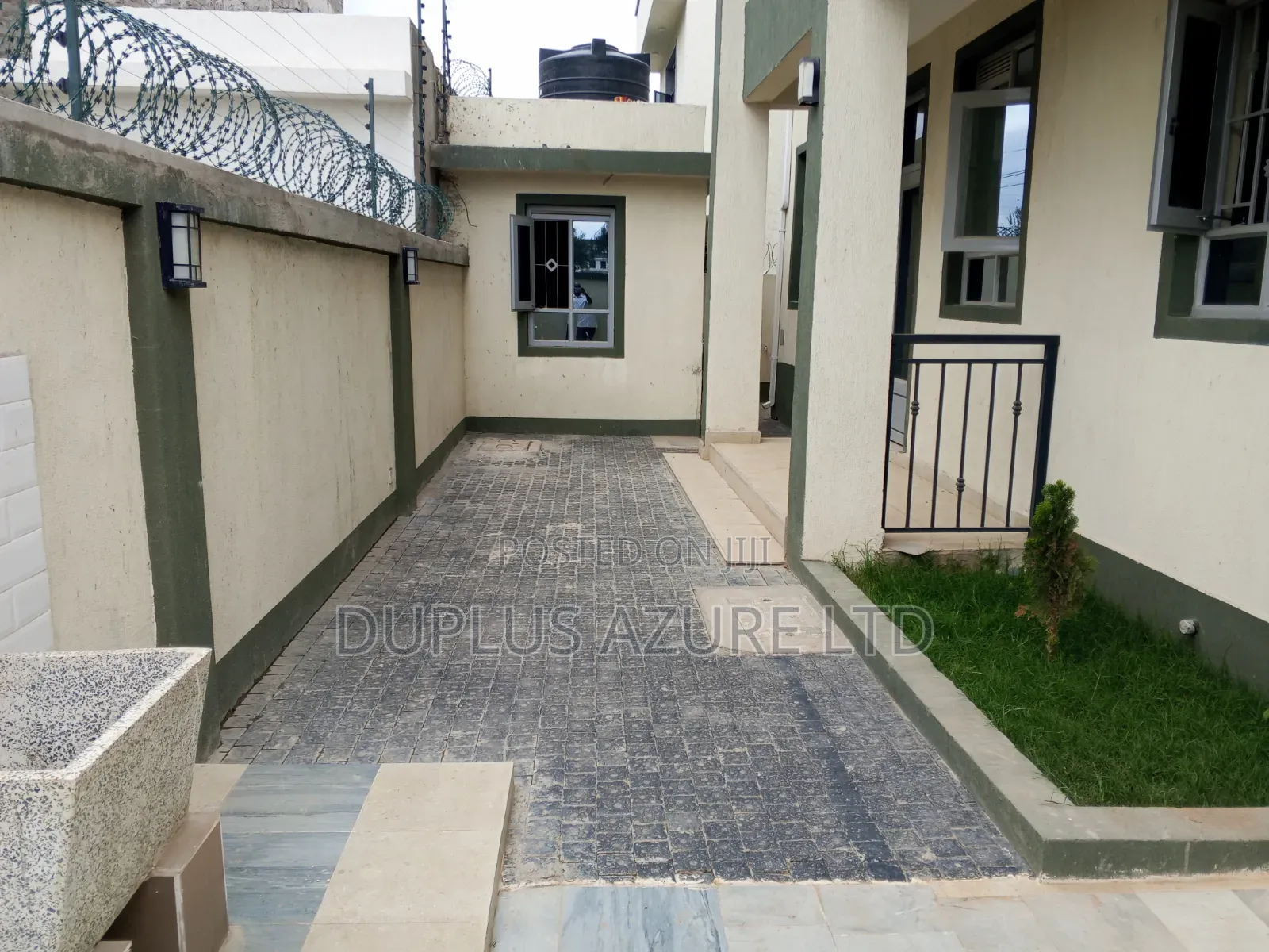 5bdrm Villa in Katani for sale