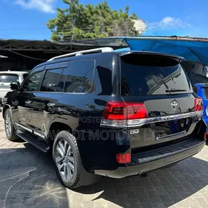 Toyota Land Cruiser 4.6 V8 ZX 2019 Black