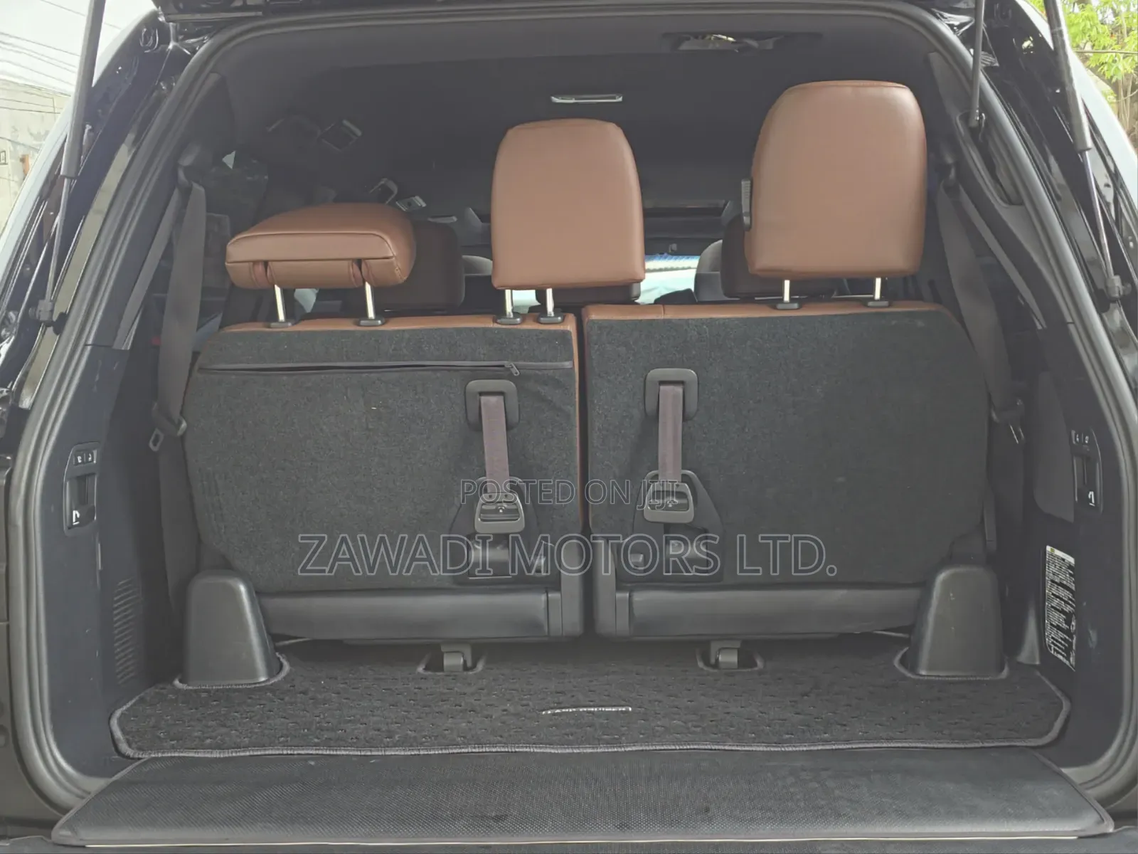 Toyota Land Cruiser 4.6 V8 ZX 2019 Black