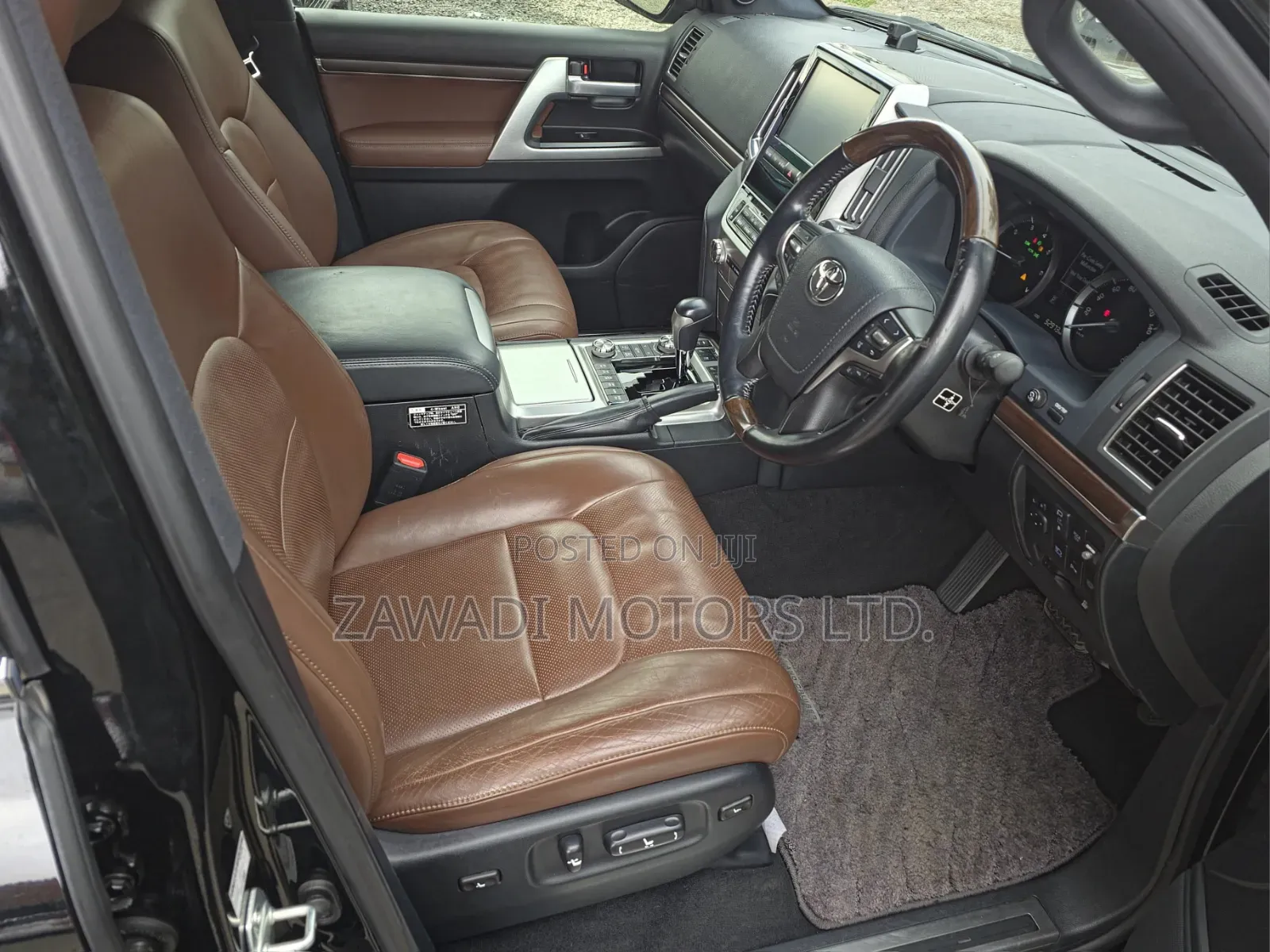 Toyota Land Cruiser 4.6 V8 ZX 2019 Black
