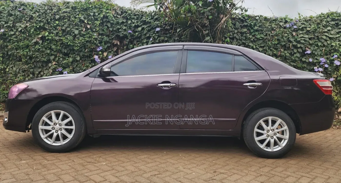 Toyota Premio 2011 Maroon