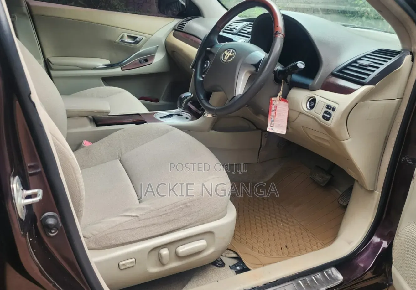 Toyota Premio 2011 Maroon