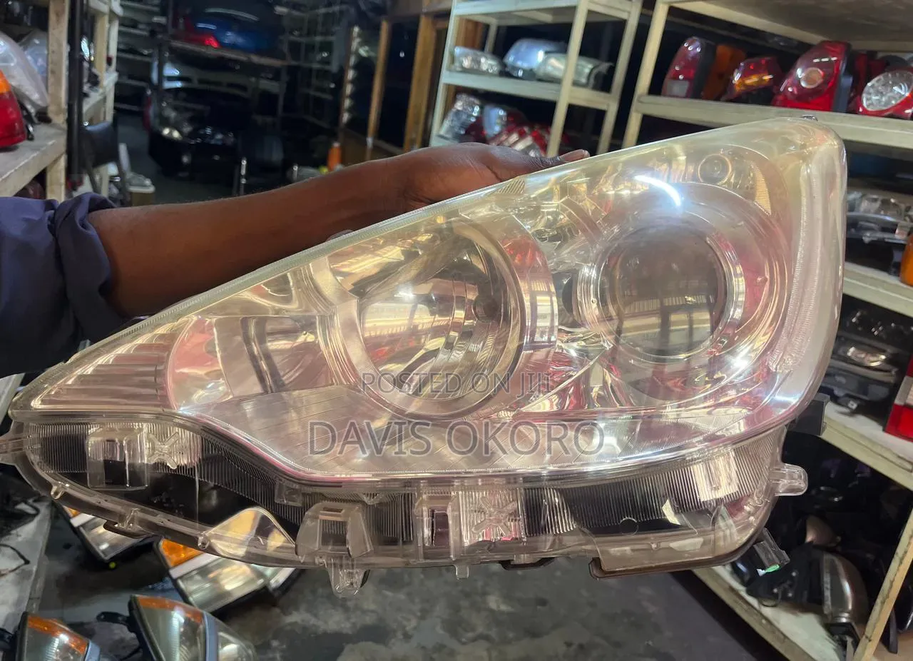 Toyota Aqua Headlights 
Details Xenon