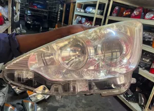 Toyota Aqua Headlights 
Details Xenon