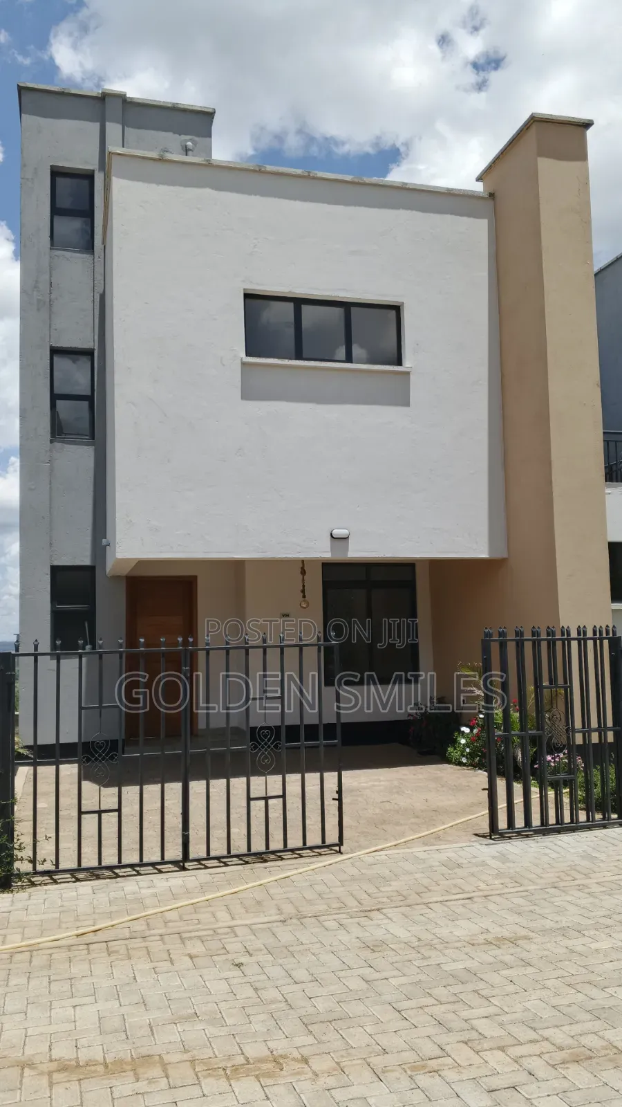 4bdrm Villa in Viraj Area for sale
