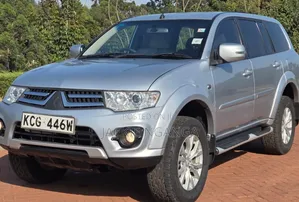 Mitsubishi Pajero 2013 Silver