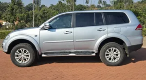 Mitsubishi Pajero 2013 Silver