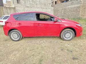 Toyota Auris 2013 Red